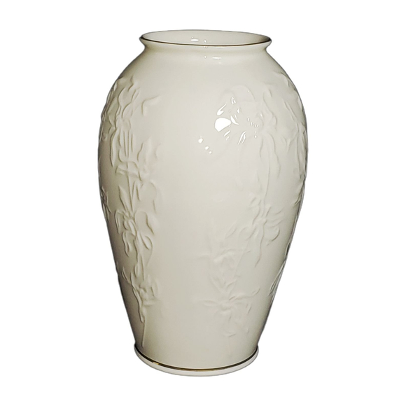 Elegant VTG Lenox Iris Floral Vase in Ivory and Gold for Home Interior Decor - Picture 4 of 7